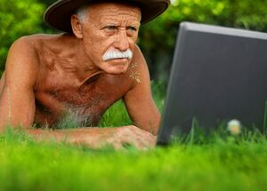 Old-man-at-computerlol.jpg