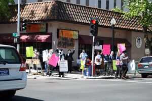 Sacramento Scientology protest 12-April-2008-b.jpg