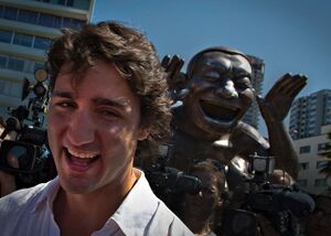 Trudeaustatue.jpg