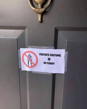 No Fortnite costumes.jpg