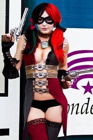 Jessica Nigri Harley Quinn.jpg