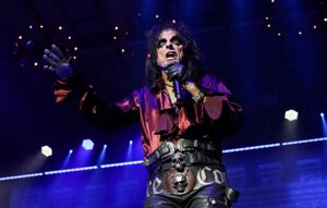 Alice Cooper Peforming.jpg