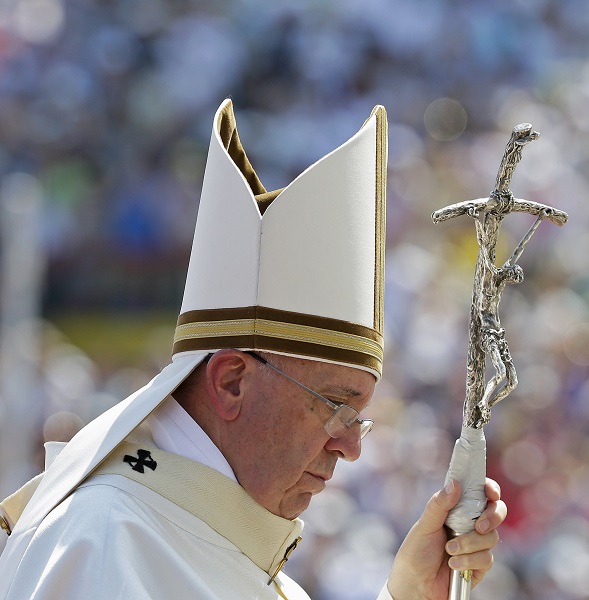 File:Pope francis crucifix ferule fixed with duct tape.jpg