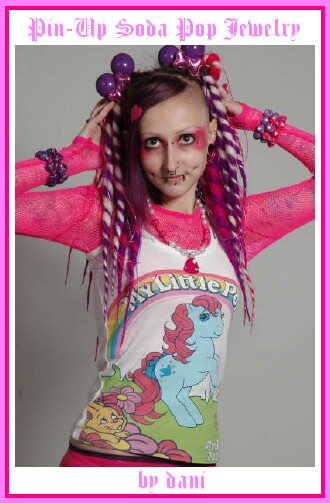 File:She sure fucked up her face.jpg