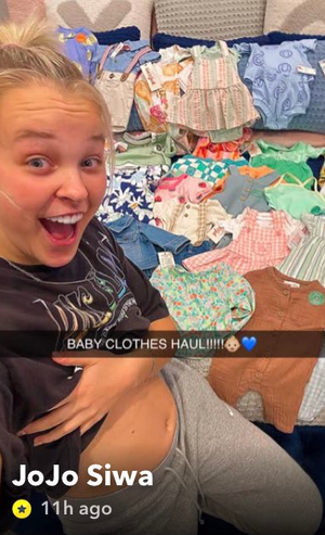 Siwa faking pregnancy.png