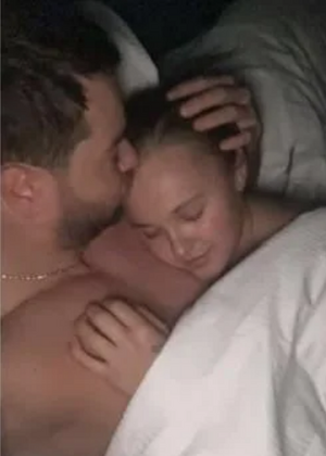 Yay JoJo is straight again.png